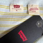 Levi's Women's Short Sleeve V-Neck Cropped Gema T-Shirt - Size XL - NWT Photo 3