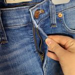 Madewell  9" High-Rise Skinny Crop Jeans: Destructed-Hem Edition size 29 Photo 7