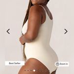 Shapermint Essentials All Day Every Day Scoop Neck Bodysuit [A1 Photo 1