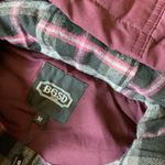 None Women’s Sleeveless Vest Photo 2