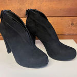 G by Guess  Tarrah Black Suede Heeled Bowed Boots Sz 8.5 Photo 0