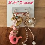 Betsey Johnson Gold Tone Mermaid & Seashell Mismatch Drop Earrings Crystal NWT Photo 0