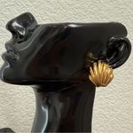 Monet Vintage Gold-tone Shell Seashell Pierced Earrings 9.9g. Photo 7