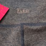Fleo leggings size small Photo 2