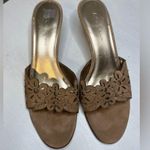 Anne Klein  Suede Leather Rhinestone Floral Kitten Heels Mules Tan Sz 8 Photo 1