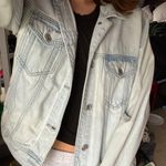 American Eagle Light Wash Jean Jacket Photo 4