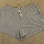 Vuori  Shorts Photo 0