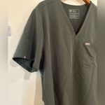 FIGS Catarina One Pocket Scrub Top Women's Size 2XL XXL Bonsai Green EUC Photo 3