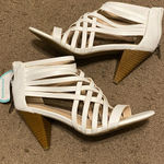 Andrew Geller New‎ NWT  Amonna White Strappy Heels Open Toe Size 8 Photo 0