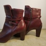 NWOT Ecco leather ankle boots. NEW Red Size 9 Photo 4