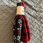 Muk Luks Cabin Cozy Red and Black Winter Socks 2 Pack NWT Photo 6