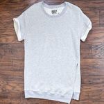 Pam & Gela • sweatshirt tunic short sleeve twisted neckline asymmetrical grey Photo 0