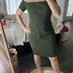 Black Halo Women’s Green 6 Bethel Off Shoulder Dress Photo 0