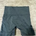 Set Active  Sculptflex shorts size small Photo 1