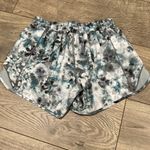 Lululemon  Hotty Hot Low-Rise Lined Short 4” Photo 3