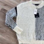 Bobeau  Women’s Eyelash White Colorblock Pullover Sweater Size Medium NWT Photo 4