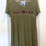 Envy Embroidery and lace front swing tunic Photo 0