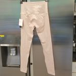 Beyond Yoga ππ High Waisted Midi Legging Tinted Rose Iridescent Pink Leopard XS Photo 1