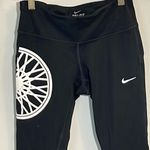 Nike DryFit Cropped Leggings. Black. Size XS Photo 1