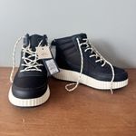 Universal Threads Universal Thread Women's Platform Hiker Boots Materials Water-Repellent Black 7 Photo 3