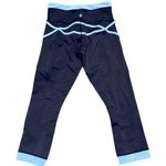 Lululemon  cropp size 4 Photo 0