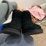 UGG  CLASSIC MINI BOOT Sz 5 Black Photo 9