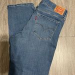 Levi's Levi’s 314 Shaping straight Jeans Woman’s size 31 Medium Wash Mid Rise Stretch Photo 0