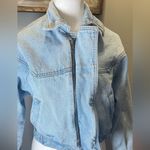 Brandy Melville Women's Cropped Denim Jacket Light Wash Bomber Size Medium Photo 3