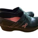 Dansko Black Patent Leather Nursing Clogs Womens Pink Breast Cancer Awareness Ri Photo 1