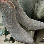 Matisse Footwear Matisse Harlow Bootie (NEVER WORN) Photo 0