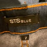 sts blue  high rise dark rinse size 7 jean shorts. Photo 3