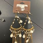 Twenty One Earrings Photo 2