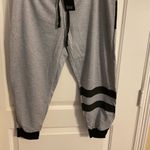 Coco Limon Capri joggers. Sz large but fits small Photo 4