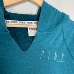 PINK Small Teal V Photo 4