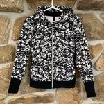 Lululemon Black/White Floral  Scuba Jacket Exercise Yoga Zip Up Hoodie Sweatshirt Photo 0