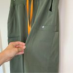 FIGS Yola Skinny Fit Straight Leg 11-Pocket Scrub Pants Moss Green/Orange Large Photo 4