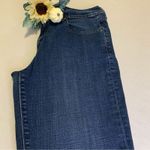 Levi's 515 Women's Med. Wash Mid Rise Cuffed Stretch Capri Denim Jeans, Size 6 # Blue Photo 6