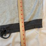 Vera Wang 🩶 Simply Vera  Colorblock Waffle Knit Pullover (Size M) Photo 4