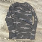Athleta  Women's Speedlight Camo Long Sleeve Rashguard Size M‎ Photo 2
