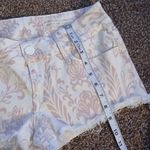 Black Orchid LasAngeles pink and white floral raw hem shorts size 27 Photo 12