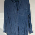 Old Navy  denim button down down medium Photo 0