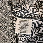 Escapada  Black And White Blouse‎ Size XL Photo 6