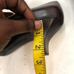 Liz Claiborne 2000s Brown leather heeled loafers gold square toe bow front preppy office siren core-9 Photo 5