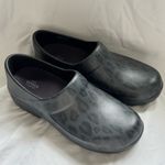 Crocs  Black Slip-On with Leopard Pattern Women’s Size 11 Photo 1