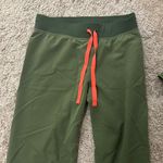 FIGS Technical Collection Green Scrub Set Photo 7