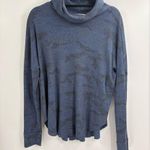Evereve Michael Stars Blue  Marcy Camo Print Thermal Tunic Top Womens Medium Photo 2