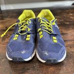 On cloud On Running Cloudflyer Running Shoes neon navy blue cushion low size 6 Yellow Photo 3