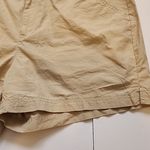 Columbia Women's Tan Shorts Size 4/L Photo 6