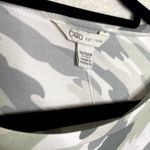 Cato  Camouflage Side Ruched Tie Crew Neck Long Sleeve Workout Top Size 18/20W Photo 2