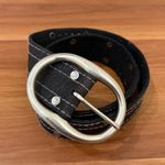 Lucky Brand  Black Crackle Leather Solid Brass Buckle Studded Unisex Belt Size 28 Photo 1